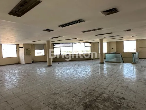 image GEDUNG HOOK DI PROTOKOL UTAMA VETERAN YOS SUDARSO SOLO SURAKARTA (6)