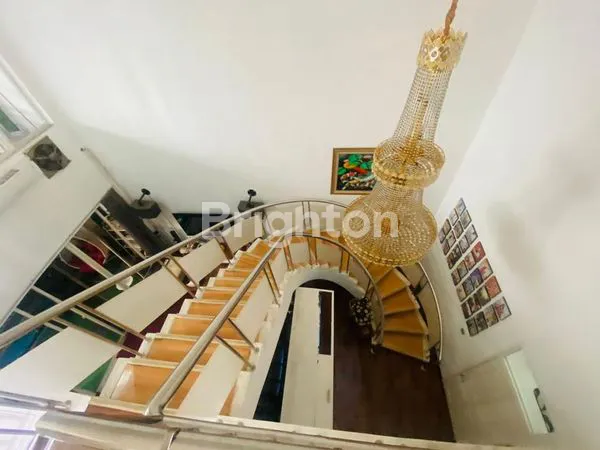 image HUNIAN STRATEGIS NYAMAN DAN ASRI DENGAN KOLAM RENANG PRIBADI MODERNLAND JALAN RAYA TAMAN GOLF TANGERANG (3)