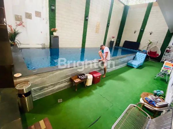 image HUNIAN STRATEGIS NYAMAN DAN ASRI DENGAN KOLAM RENANG PRIBADI MODERNLAND JALAN RAYA TAMAN GOLF TANGERANG (6)