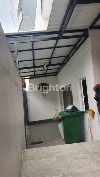 image RUMAH TOMANG SIAP HUNI SEMI FURNISH - JAKARTA BARAT ROW 2 MOBIL (6)