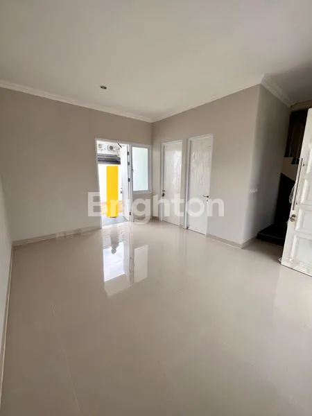 image RUMAH CANTIK DAN CLASSIC MODERN DI PERUMAHAN CITRALAND, KOMPLEK ELITE DI PALEMBANG (2)