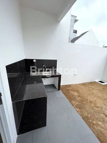 image RUMAH CANTIK DAN CLASSIC MODERN DI PERUMAHAN CITRALAND, KOMPLEK ELITE DI PALEMBANG (3)