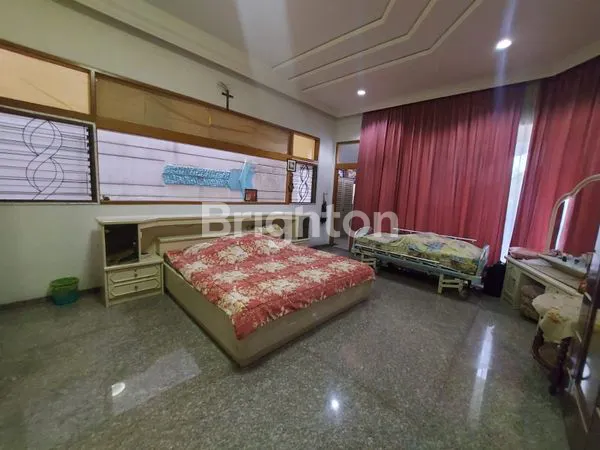 image RUMAH DITENGAH KOTA DAERAHGUNUNG DI JALAN GUNTUR (3)