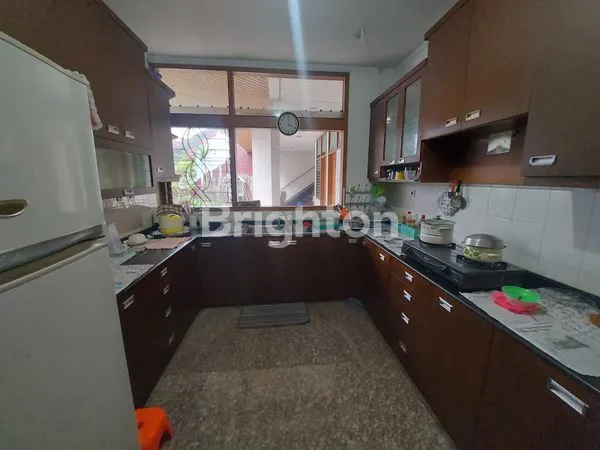 image RUMAH DITENGAH KOTA DAERAHGUNUNG DI JALAN GUNTUR (5)