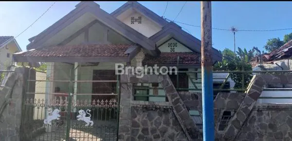image RUMAH LAMA TERAWAT DI MOJOKERTO , DEKAT GAJAHMADA, LUAS TANAH 330M², BISA UTK KOS KOSAN (3)
