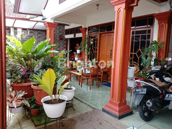 image RUMAH KLASIK SIAP HUNI DI AREA GEMPOL SARI BANDUNG (1)