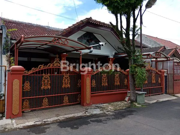 image RUMAH KLASIK SIAP HUNI DI AREA GEMPOL SARI BANDUNG (8)
