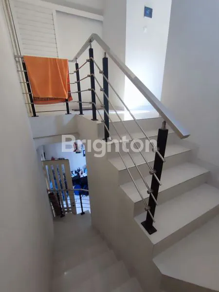 image RUMAH 2LANTAI REGENCY ONE SIDOYOSO (6)