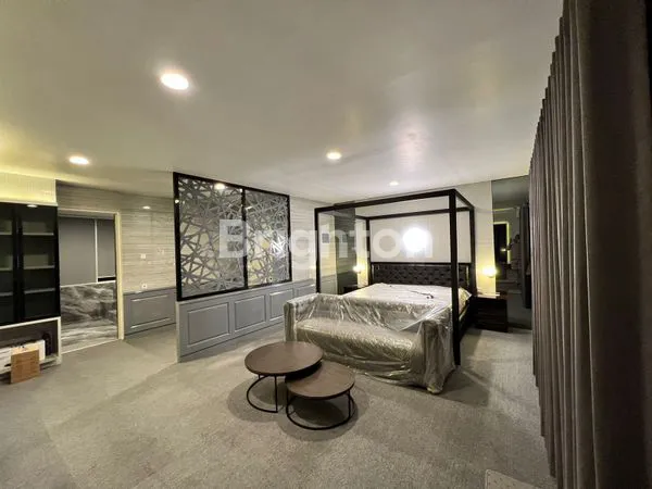 image VILLA MEWAH CLUSTER BELMONT - FURNISH LENGKAP & ROOFTOP LUAS (1)