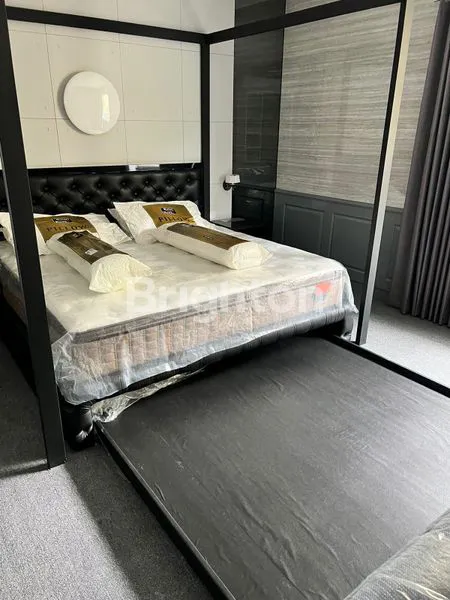 image VILLA MEWAH CLUSTER BELMONT - FURNISH LENGKAP & ROOFTOP LUAS (5)