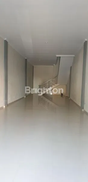 image SOLO BARU SIAP PAKAI DEKAT MALL DAN HOTEL, LUAS UNTUK USAHA (3)