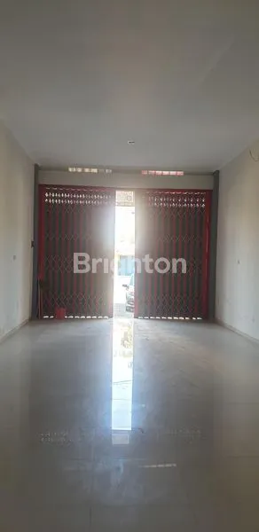image SOLO BARU SIAP PAKAI DEKAT MALL DAN HOTEL, LUAS UNTUK USAHA (2)