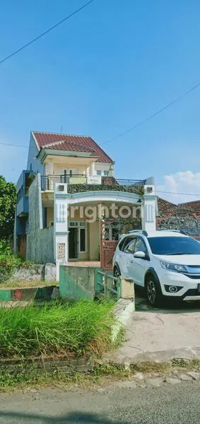 image RUMAH  2 LANTAI & SISA TANAH YG LUAS SECOND ROAD TERAWAT SIAP HUNI SUKODONO (1)