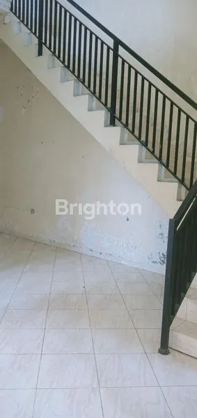 image RUMAH  2 LANTAI & SISA TANAH YG LUAS SECOND ROAD TERAWAT SIAP HUNI SUKODONO (4)