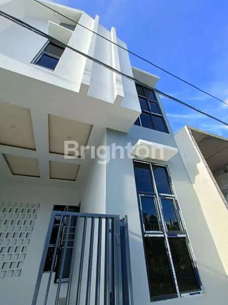 image RUMAH 2 LANTAI BARU GRESS NEW 700 JUTAAN KENJERAN SURABAYA UTARA. DEKAT PASAR ATOM PAKUWON CITY MERR OERR KEDUNG COWEK (5)