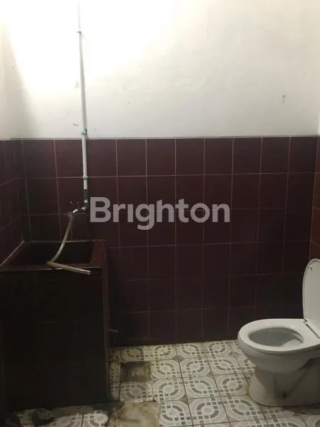 image RUMAH BONUS TOKO DAN KOS-KOSAN 22 KAMAR LOKASI STRATEGIS DI TENGAH KOTA (7)