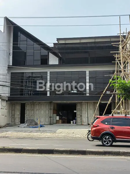 image RUKO 2 LANTAI SIAP HUNI DI JL MAJAPAHIT SEMARANG, STRATEGIS,JALAN RAYA UTAMA, BEBAS BANJIR (1)