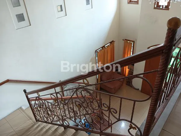 image RUMAH PINGGIR JALAN DEKAT STASIUN DEPOK (2)