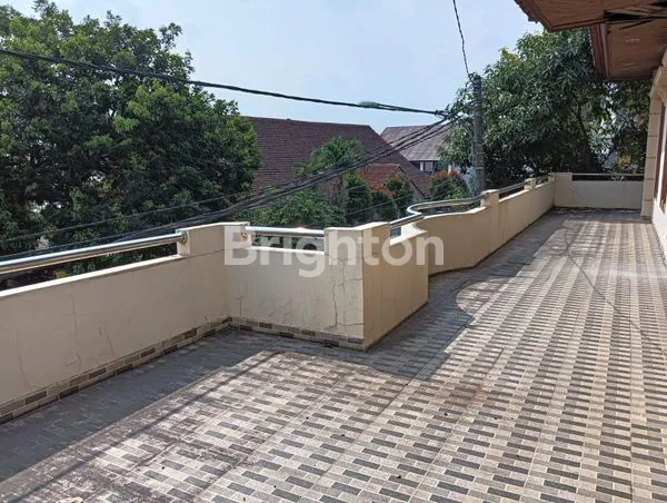 image RUMAH PINGGIR JALAN DEKAT STASIUN DEPOK (6)