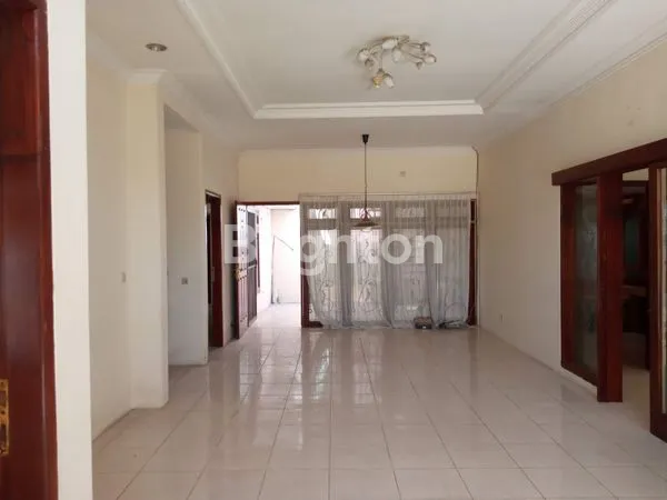 image RUMAH 1 LT DI JL MANYAR KERTOADI SURABAYA DEKAT GALAXY MALL, KAMPUS ITS, MERR (3)