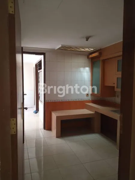 image RUMAH 1 LT DI JL MANYAR KERTOADI SURABAYA DEKAT GALAXY MALL, KAMPUS ITS, MERR (4)