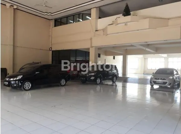 image GEDUNG EX SHOWROOM MOBIL DI DAERAH JEBRES SOLO (5)