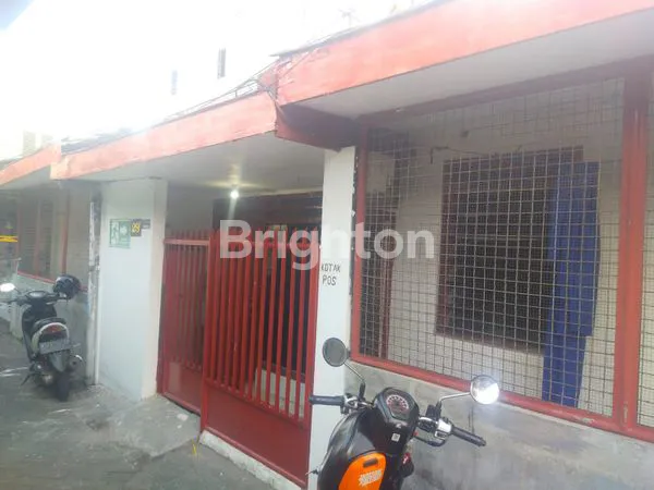 image RUMAH SEDERHANA DAERAH TENGAH KOTA DI WILAYAH PETEMON (1)