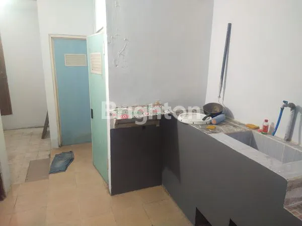 image RUMAH SEDERHANA DAERAH TENGAH KOTA DI WILAYAH PETEMON (5)