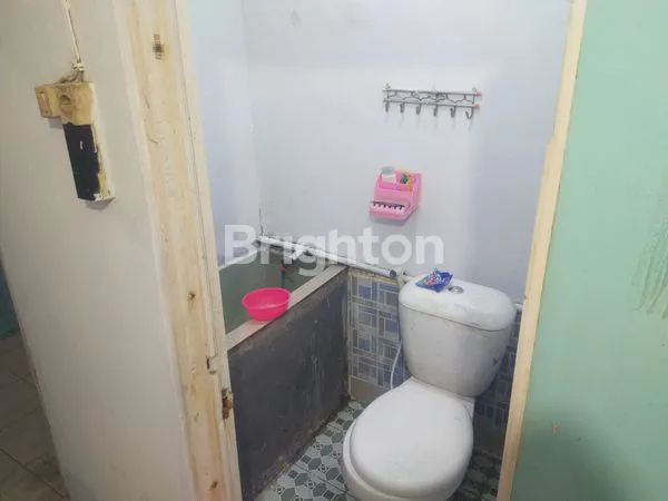 image RUMAH SEDERHANA DAERAH TENGAH KOTA DI WILAYAH PETEMON (4)