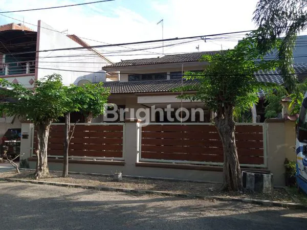 image SURABAYA SELATAN DEKAT UBAYA, 2 LANTAI LUAS & TERAWAT, BISA NEGO (1)