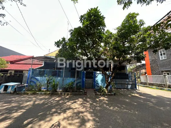 image RUMAH HITUNG TANAH DI PONDOK TJANDRA INDAH MANGGA SIDOARJO DEPAN TAMAN (1)