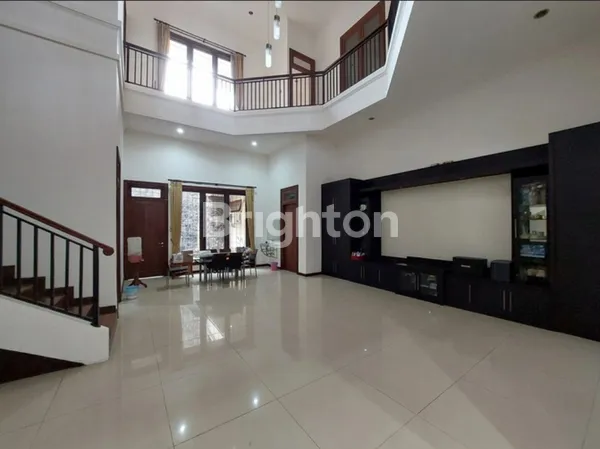 image RUMAH LUAS TERAWAT SELANGKAH KE RAYA MULYOSARI, SUTOREJO (1)