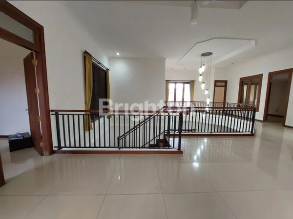 image RUMAH LUAS TERAWAT SELANGKAH KE RAYA MULYOSARI, SUTOREJO (3)