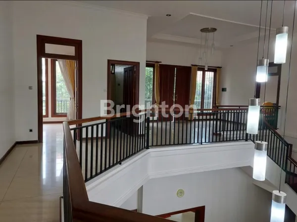 image RUMAH LUAS TERAWAT SELANGKAH KE RAYA MULYOSARI, SUTOREJO (4)