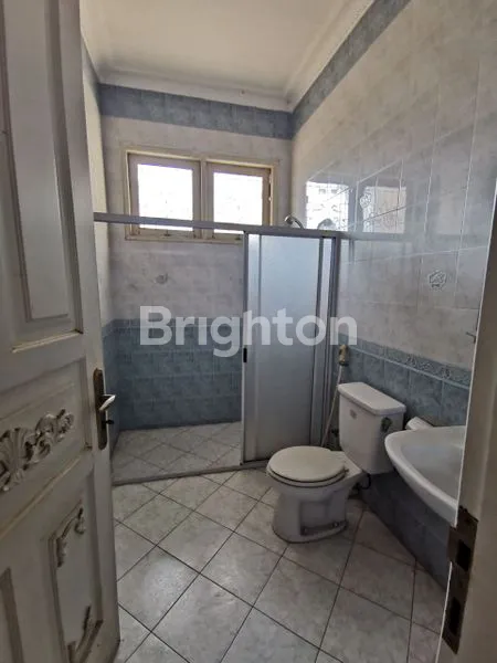 image RUMAH CLASSIC DARMO HILL FULL MARMER TATANAN LOS (5)