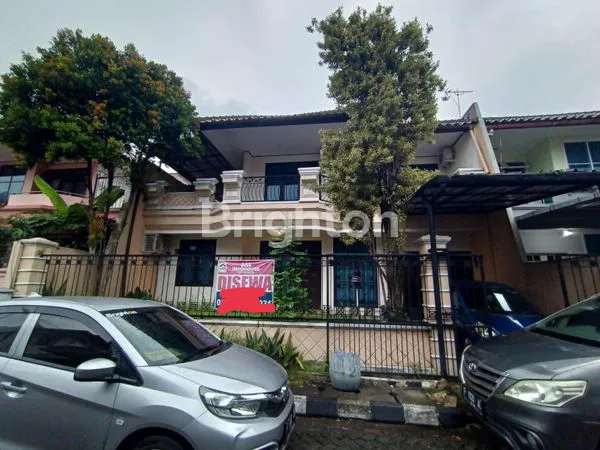 image RUMAH MEWAH STRATEGIS SIAP HUNI DI TENGAH KOTA SANGAT NYAMAN (1)