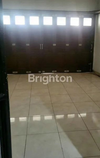 image RUMAH HOEK SIAP PAKAI DISEWAKAN JAKTIM (2)