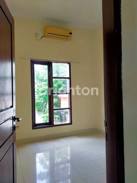 image RUMAH MURAH 2 LANTAI DI DEKAT GOR MANUNGGAL JATI PEDURUNGAN SEMARANG (4)