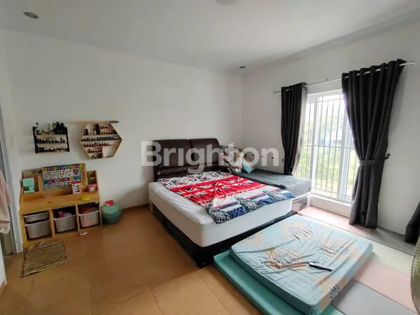 image RUMAH LUAS ASRI DALAM KOMPLEK (2)