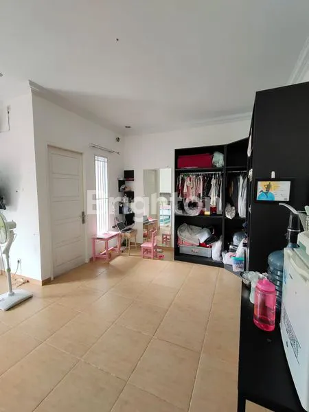 image RUMAH LUAS ASRI DALAM KOMPLEK (8)