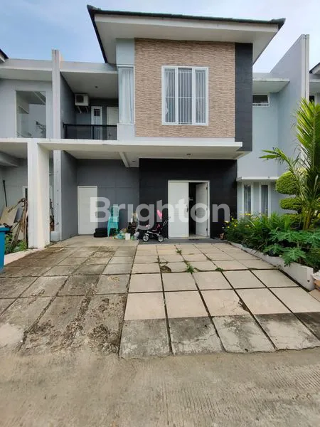 image RUMAH LUAS ASRI DALAM KOMPLEK (7)