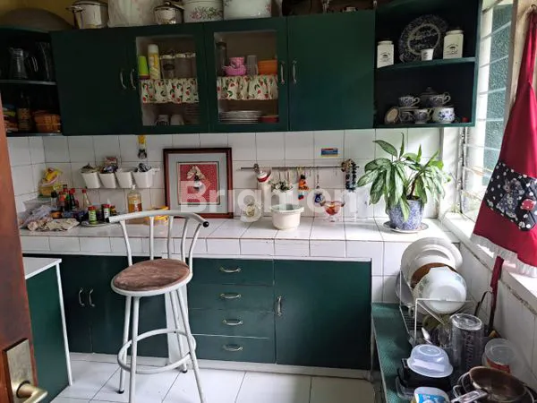 image RUMAH CANTIK ASRI DAN STRATEGIS DEKAT DENGAN MALL PVJ BANDUNG  (5)