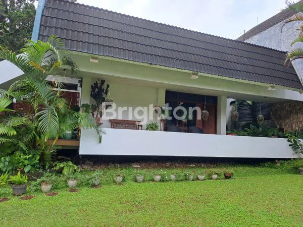 image RUMAH CANTIK ASRI DAN STRATEGIS DEKAT DENGAN MALL PVJ BANDUNG  (1)