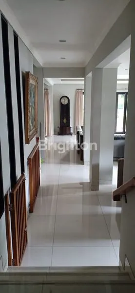 image RUMAH CANTIK DENGAN HALAMAN LUAS DI BANDUNG UTARA  (4)