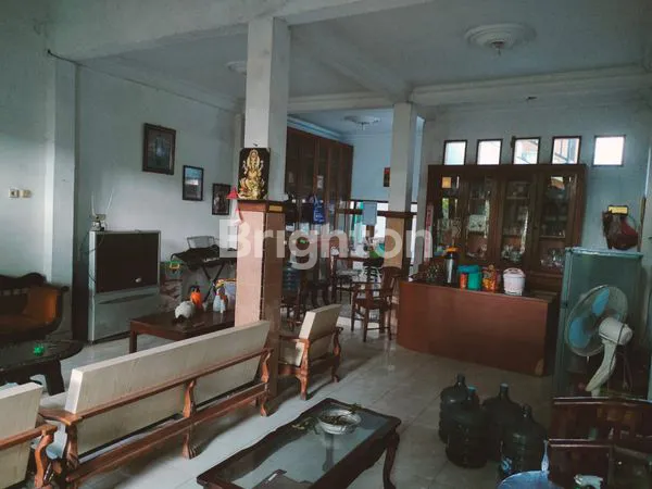 image RUMAH NUANSA BALI 3 LANTAI.DEKAT UNIV PETRA.KUTISARI.SURABAYA (2)