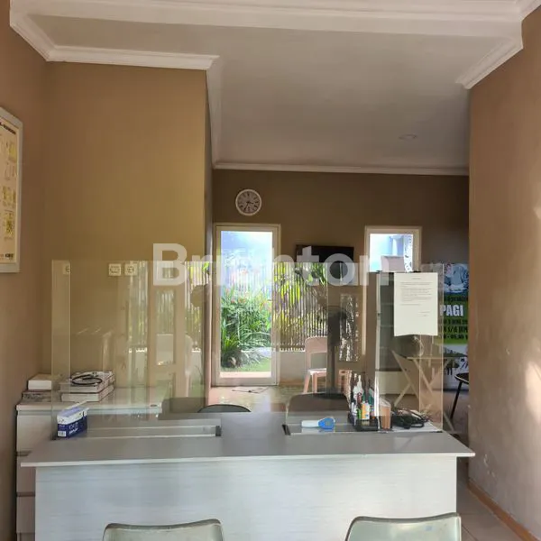 image RUMAH 2LANTAI SIAP HUNI LOKASI STRATEGIS JALAN KOMBESPOL M.DURYAT (6)