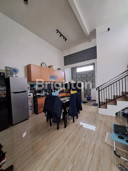 image RUMAH 3 LANTAI BERPERABOT LENGKAP DEKAT BINUS UNIVERSITY, ARAYA MALANG (4)