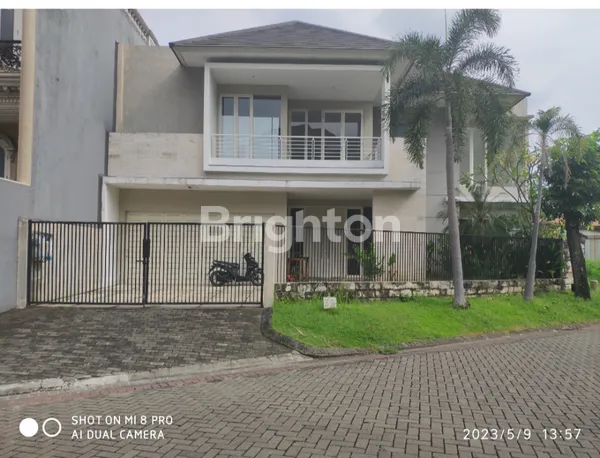 image GRAHA FAMILI MODERN MINIMALIS CLUB HOUSE GOLF AREA PRIVATE CLUSTER (2)