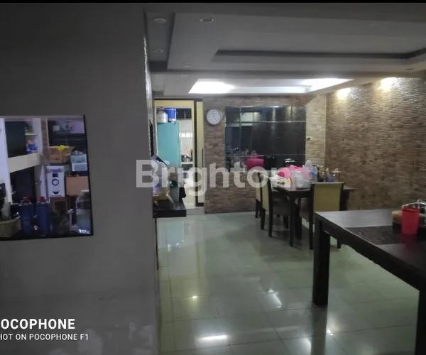 image RUMAH BESAR DUA LANTAI SIAP HUNI DI PULOMAS JAKARTA TIMUR  (7)
