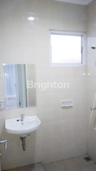 image RUMAH 2 LANTAI SEMI FURNISHED ASRI DEPAN TAMAN THE ICON VERDANT VIEW BSD (2)